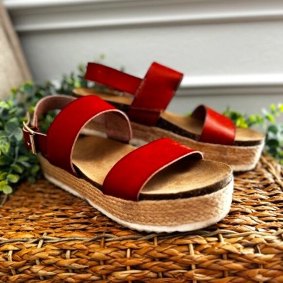 New Directions Lauren Platform Vegan Leather Sandals - Picture 1 of 4